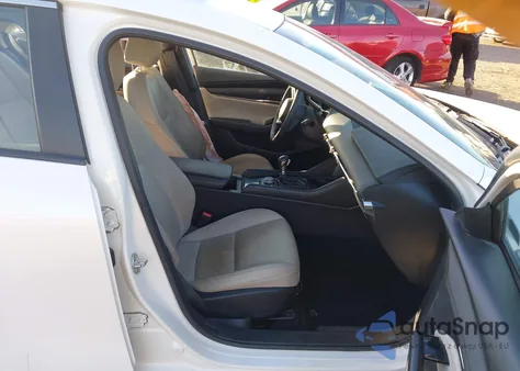 2023 Mazda Mazda3 2.5 S Preferred from USA, damaged, VIN 3MZBPACM0PM366697